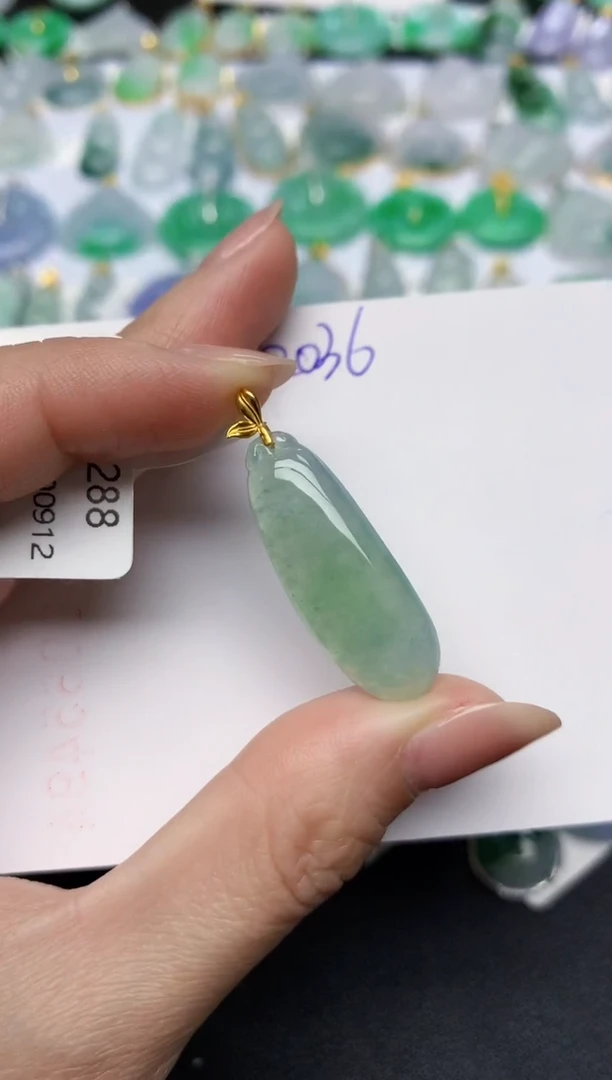 颈饰18K金镶嵌翡翠天然缅甸A货翡翠百元以上9元证书费自理