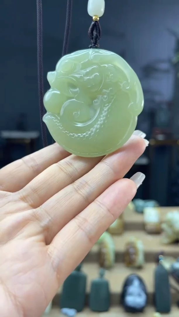 颈饰未镶嵌和田玉1