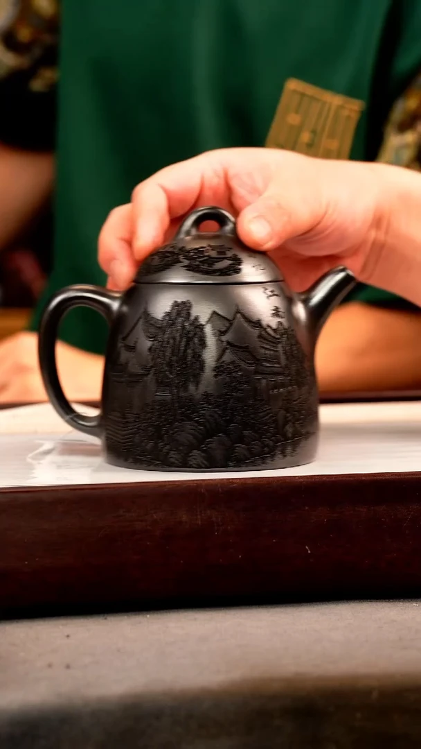茶壶紫砂石黄 秦权 刻绘