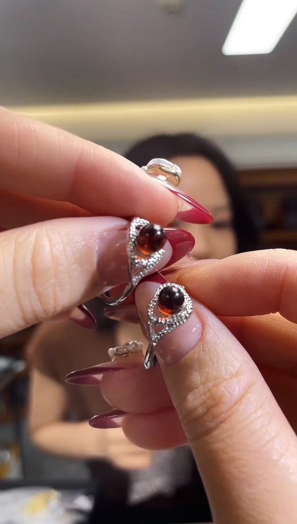 未镶嵌血珀戒指（多样性发一件）