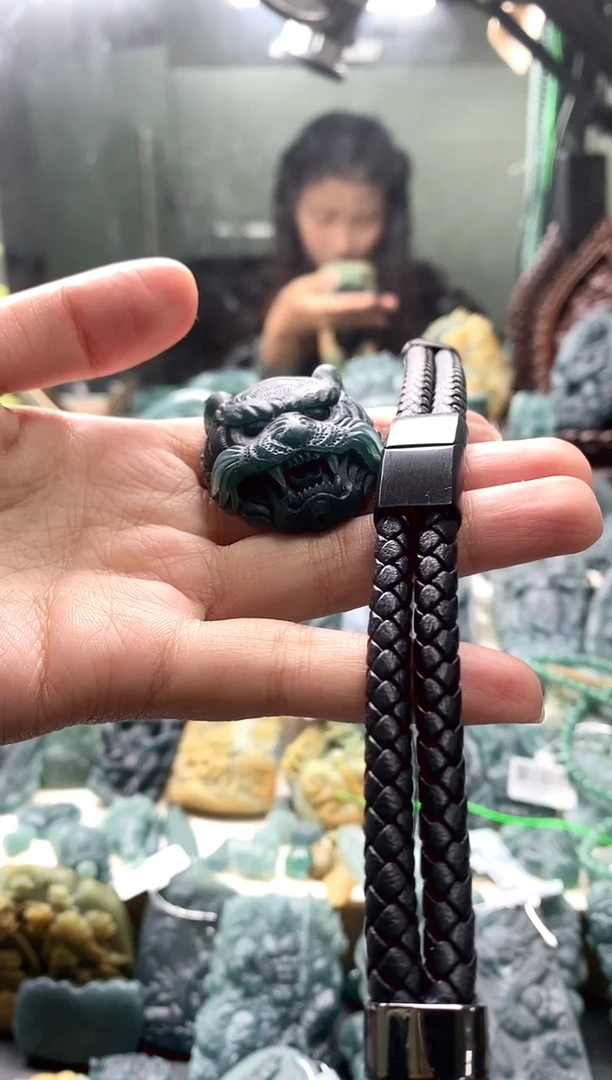 未镶嵌定制翡翠乌**王翡翠毛货不退不换12.16