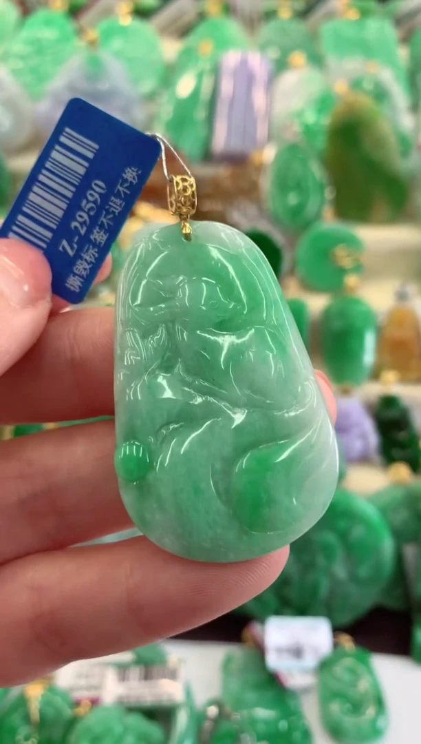 【闪购商品】翡翠吊坠(不含链)18K金镶嵌挂件