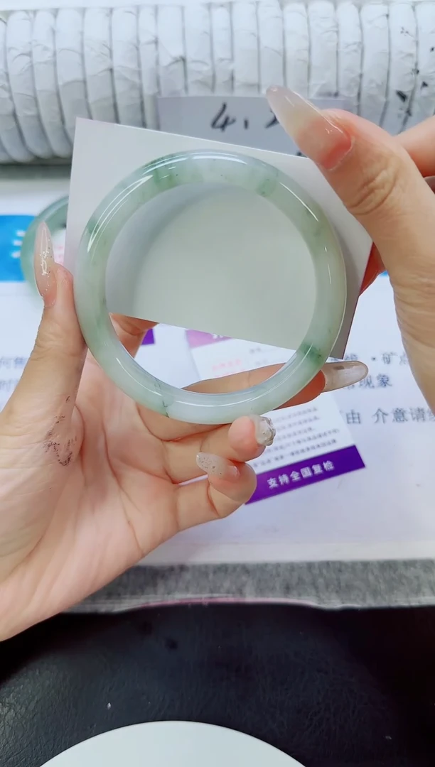 未镶嵌手镯石英质玉298/63