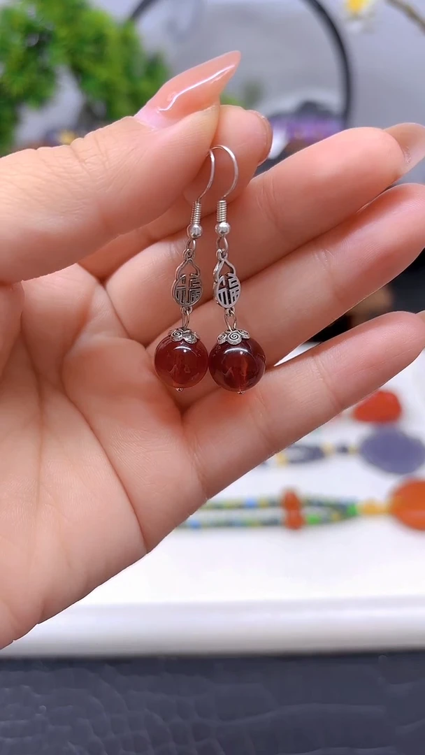 血珀银S925镶嵌耳饰E576