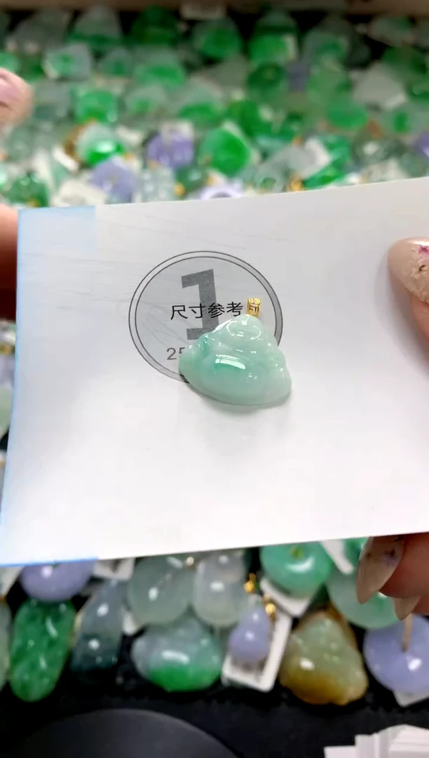 翡翠18K金镶嵌颈饰11111111111111111