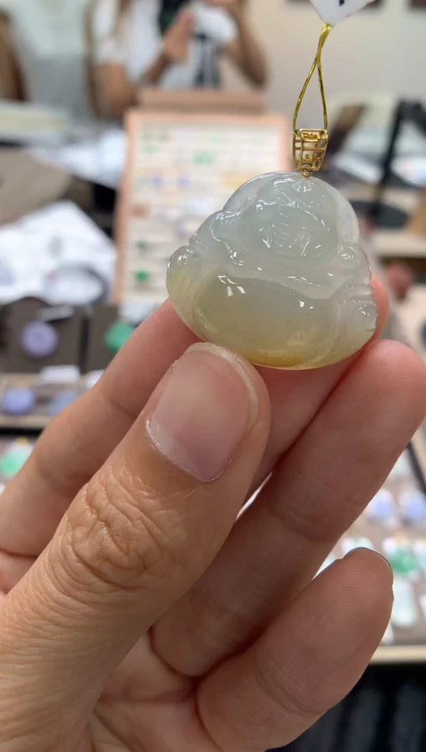 颈饰18K金镶嵌翡翠佛公