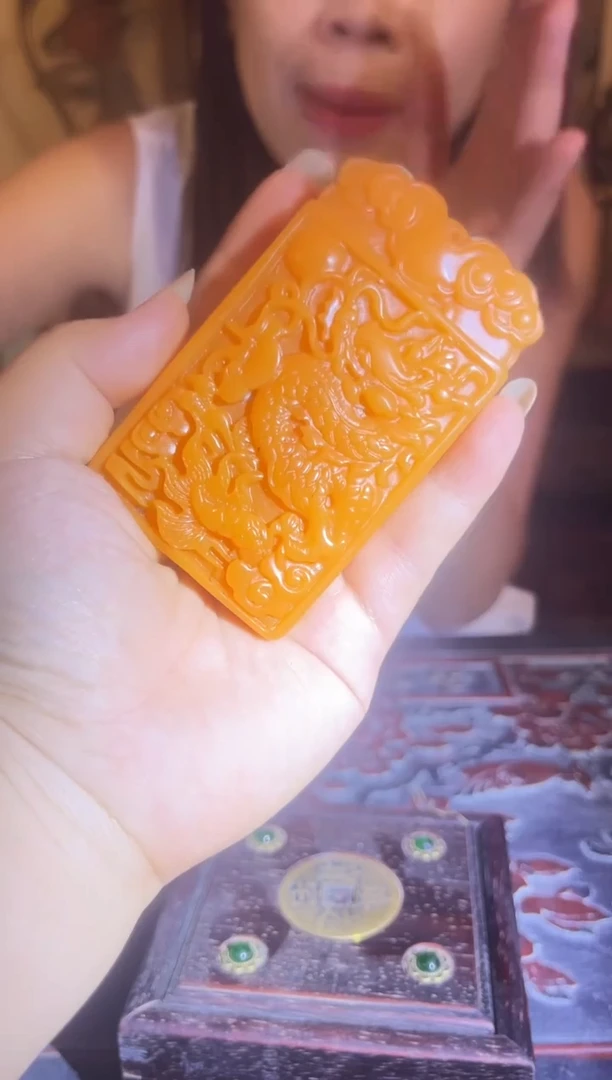 和田玉未镶嵌摆件和田玉黄 大方龙牌 一块