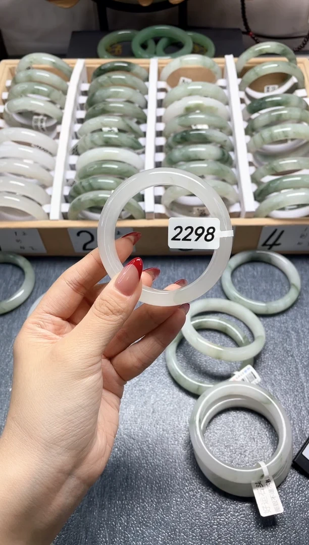 未镶嵌手镯石英质玉2298