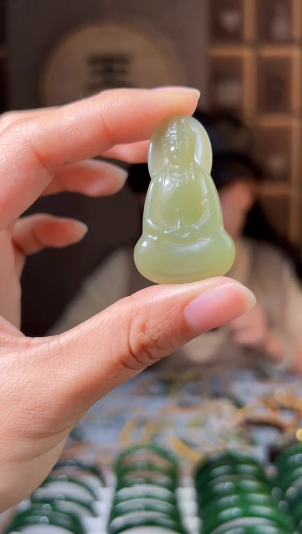 颈饰未镶嵌和田玉拍一发一，拍一发一