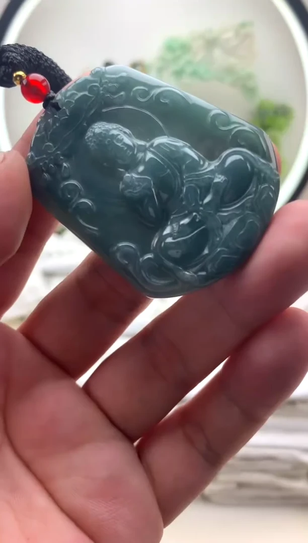 颈饰未镶嵌翡翠观音
