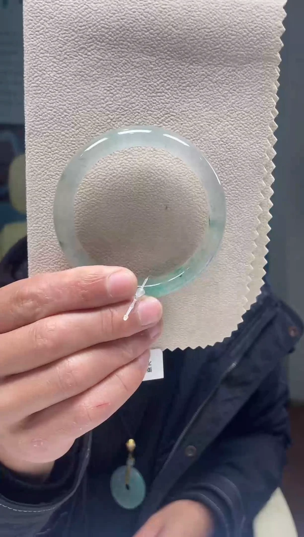 【闪购商品】石英质玉手镯未镶嵌非洲翠手镯多样性发货