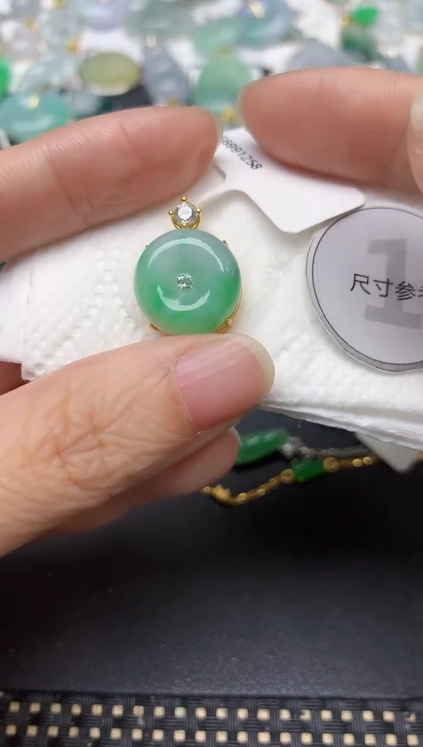 颈饰未镶嵌翡翠天然缅甸A货翡翠