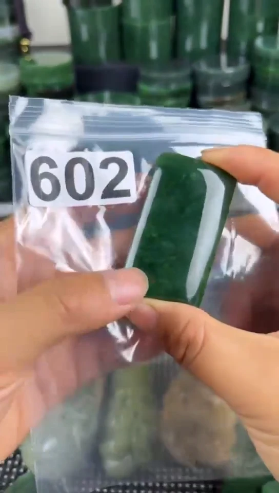 和田玉未镶嵌珠宝半成品牌子