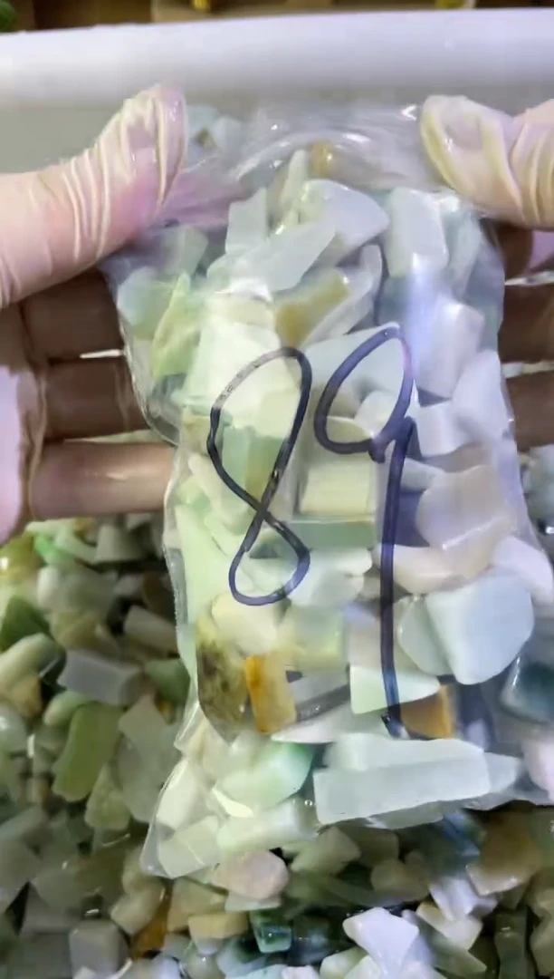 【闪购商品】翡翠颈饰未镶嵌天然翡翠小号500克89