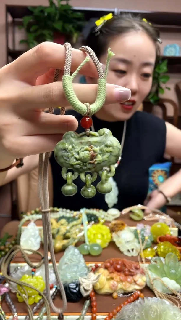 未镶嵌岫玉颈饰一****️·