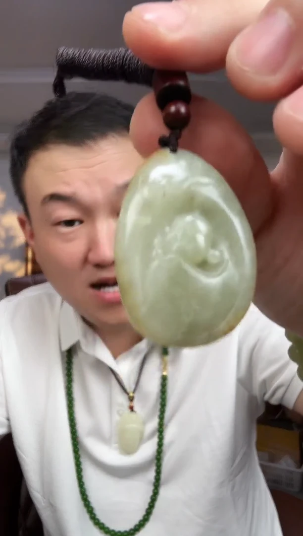 和田玉未镶嵌颈饰1