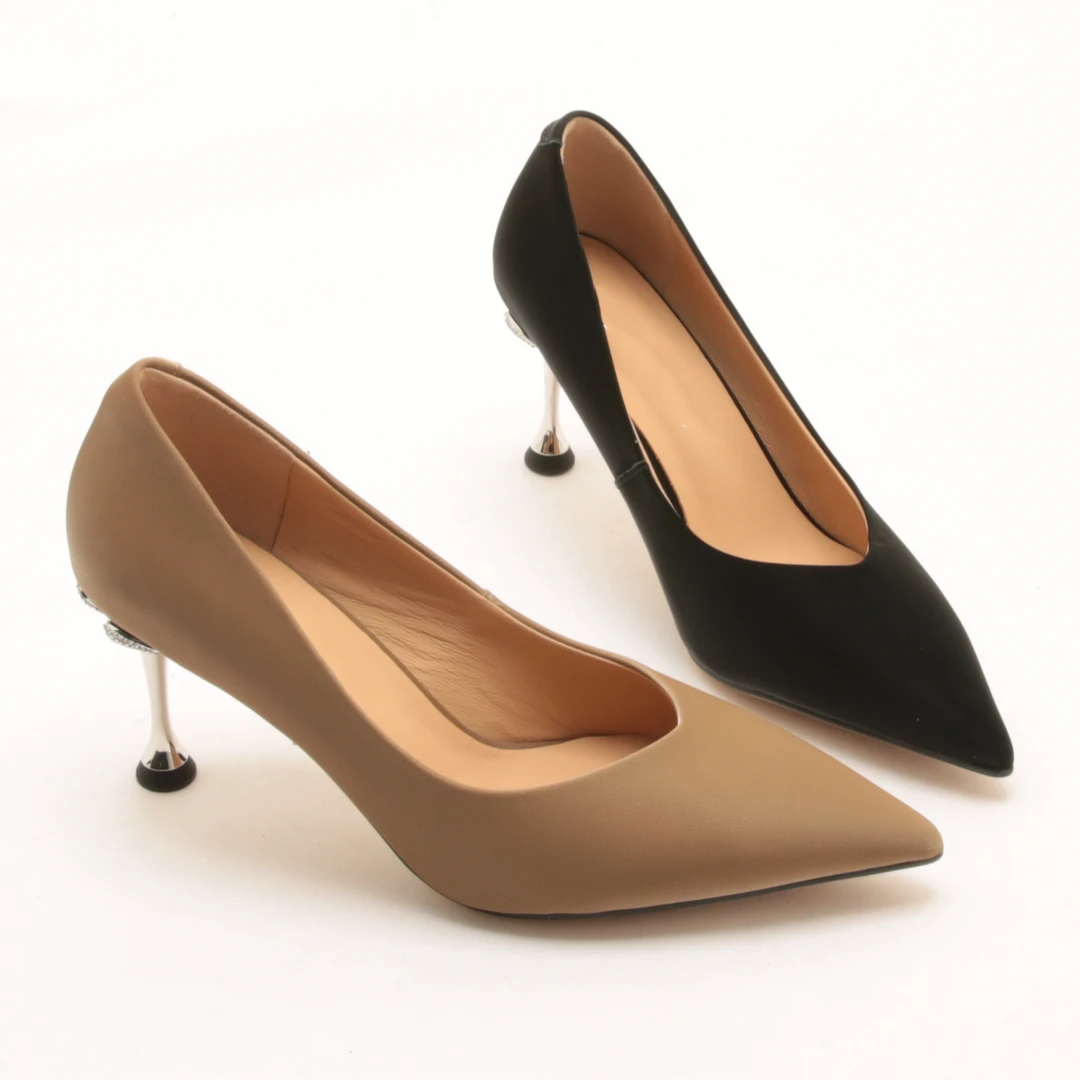 5959春季新款法式绝美金属细跟单鞋女气质尖头时尚高跟鞋