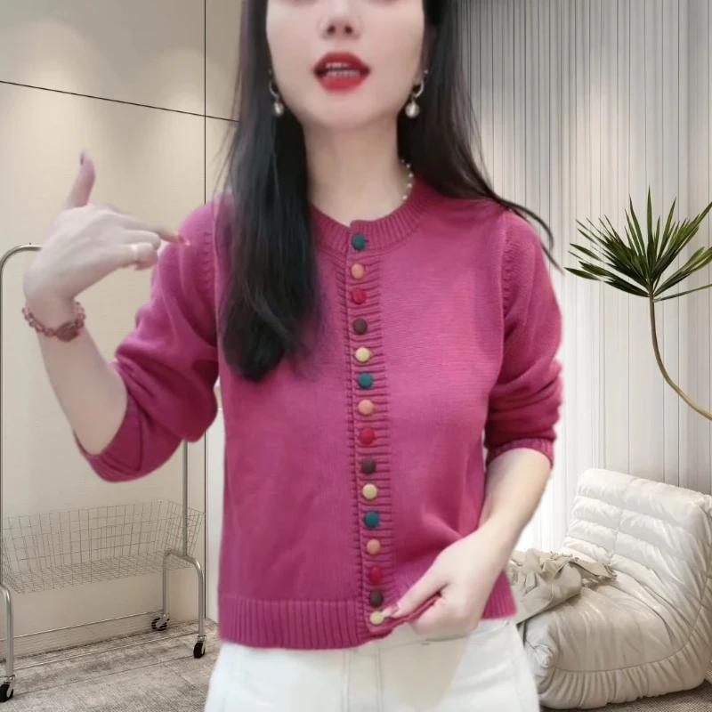 高档洋气显瘦打底毛衣女2024年秋冬新款气质保暖彩色扣设计感上衣