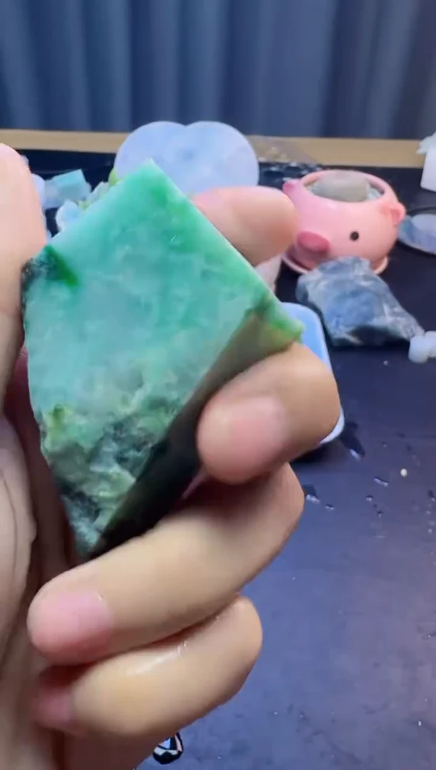 翡翠未镶嵌颈饰001天然缅甸A货翡翠