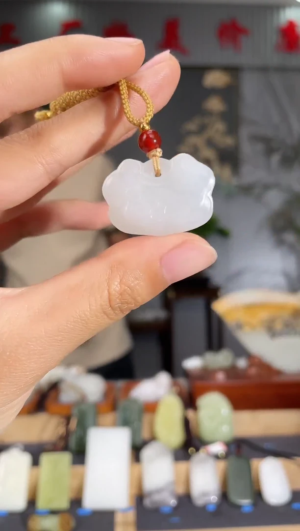 和田玉未镶嵌颈饰1