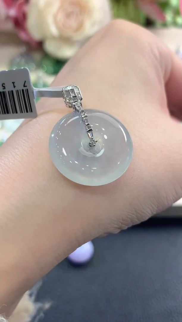 吊坠(不含链)18K金镶嵌翡翠b64