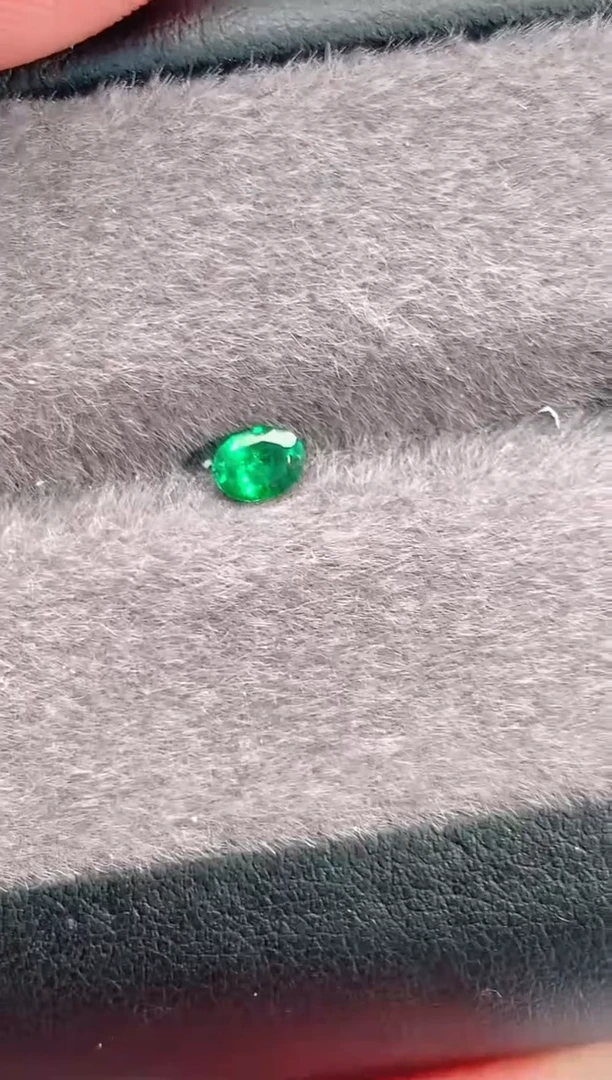 未镶嵌裸石石榴石（沙弗莱）0.28-99天然沙弗莱