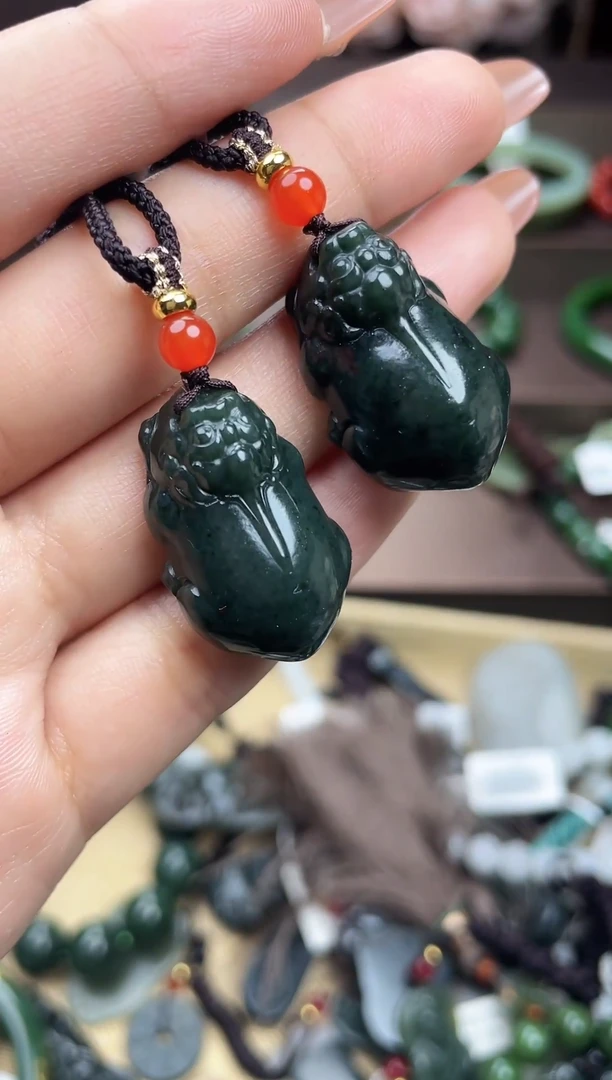 颈饰未镶嵌和田玉未镶嵌和田玉吊坠拍一发一