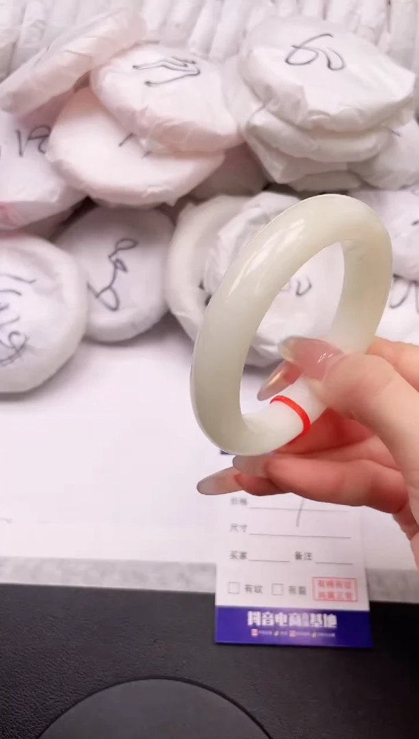 【闪购商品】和田玉手镯未镶嵌27K109-56