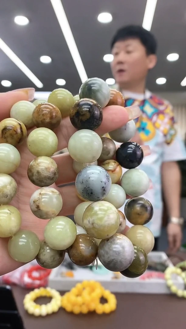 【闪购商品】岫玉手串未镶嵌多样式发货随机发一