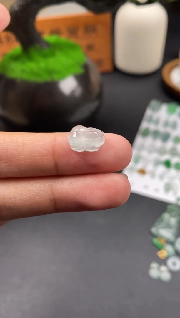 颈饰未镶嵌翡翠翡翠冰晴裸石