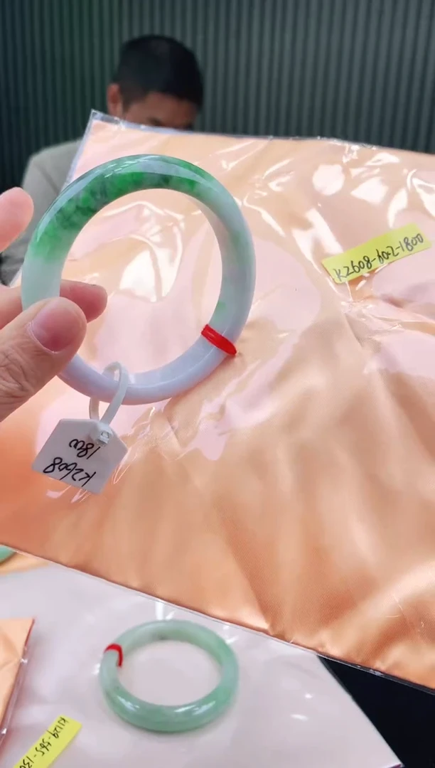 未镶嵌手镯翡翠60