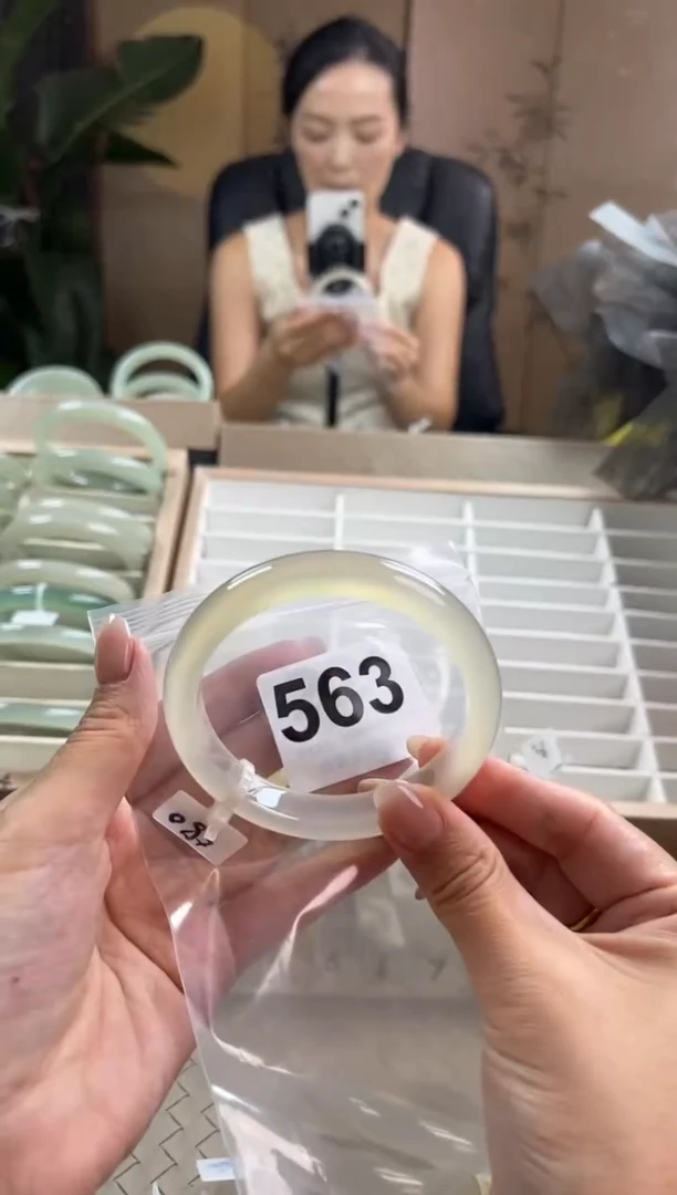手镯玛瑙/玉髓未镶嵌一**蒜563