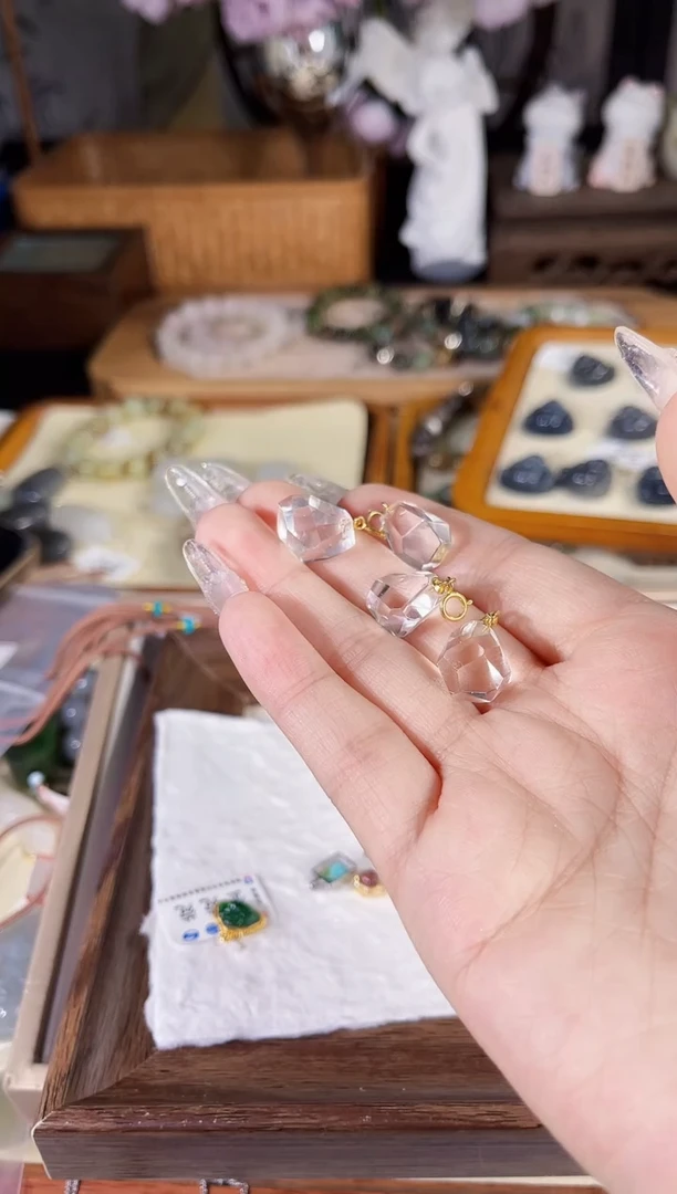 吊坠(不含链)银S925镶嵌水晶多样性发货其一孤品默认微瑕
