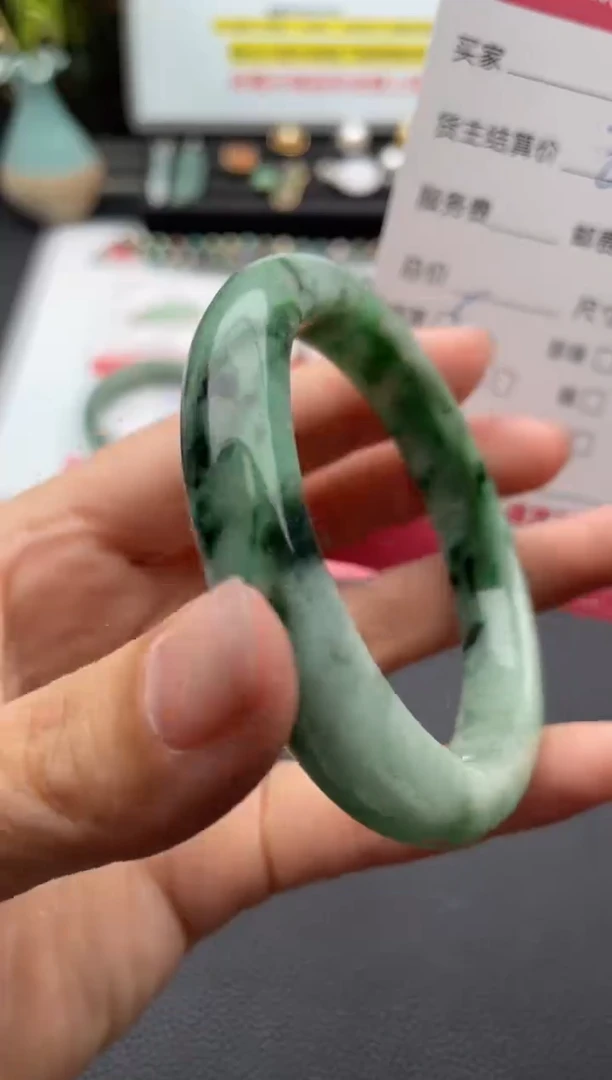 未镶嵌手镯翡翠手镯