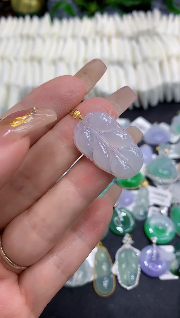 翡翠18K金镶嵌吊坠(不含链)111