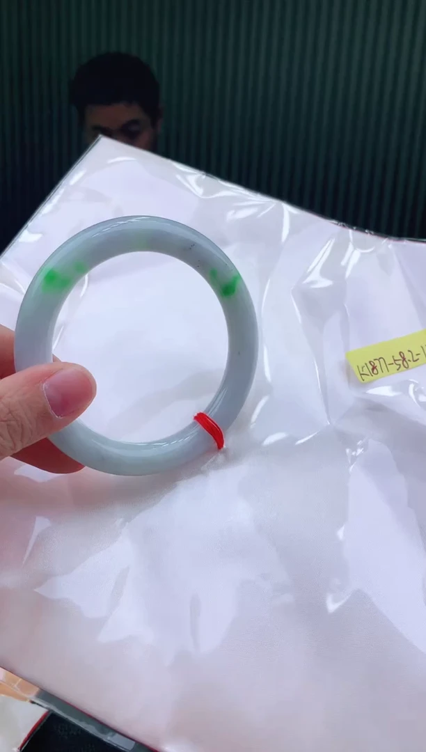未镶嵌手镯翡翠58+