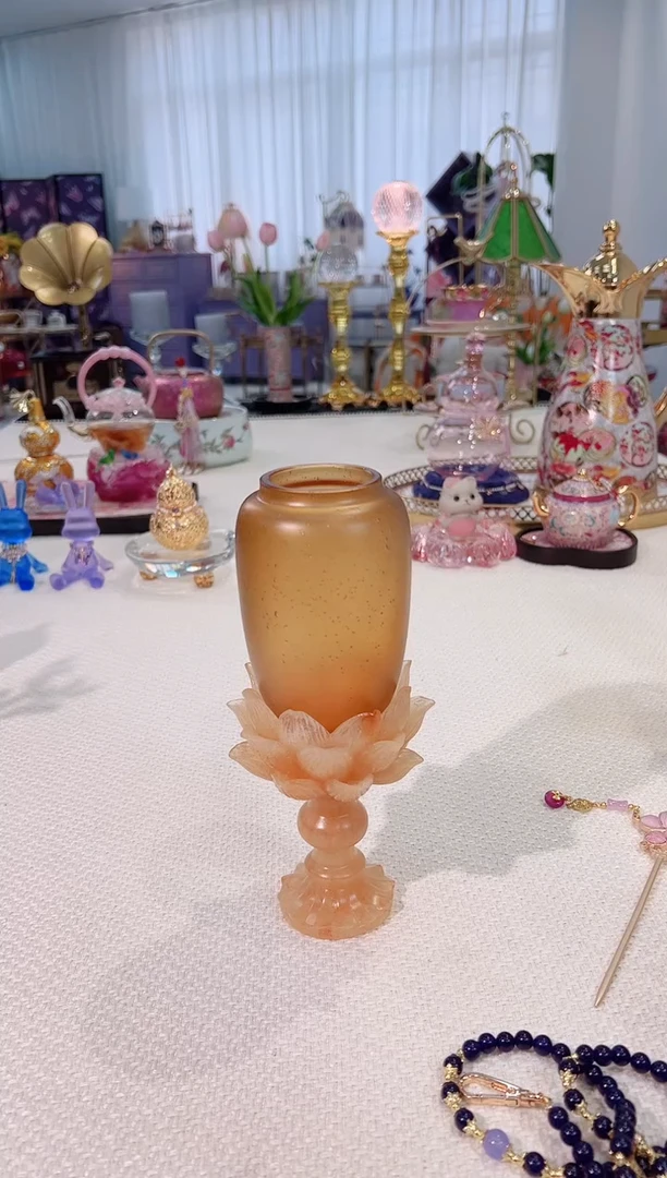 古法琉璃 莲花烛台 如图 琥珀