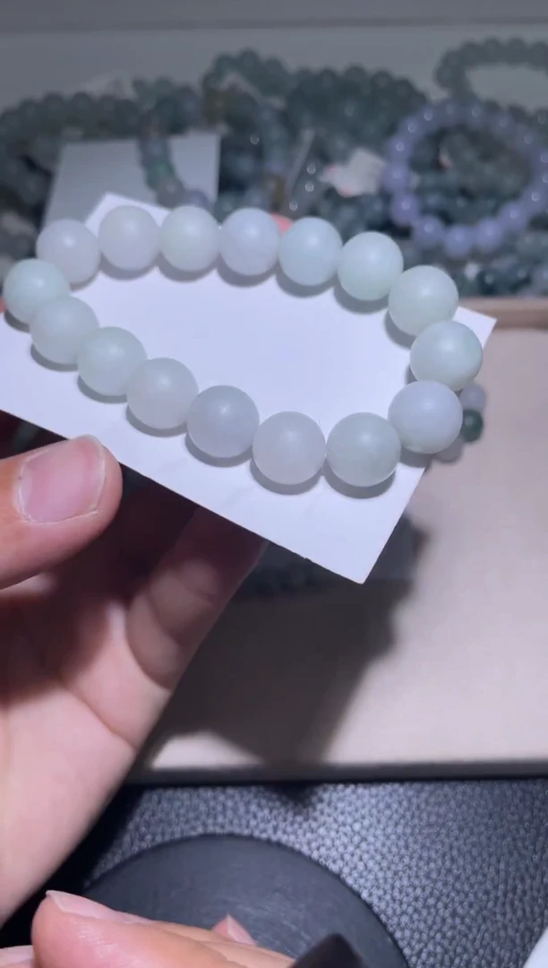 未镶嵌定制翡翠吉**雄翡翠手串