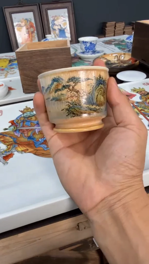 以笔为心，以瓷为纸。