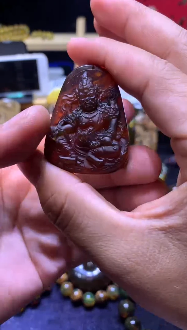 未镶嵌琥珀珠宝奇石吊坠