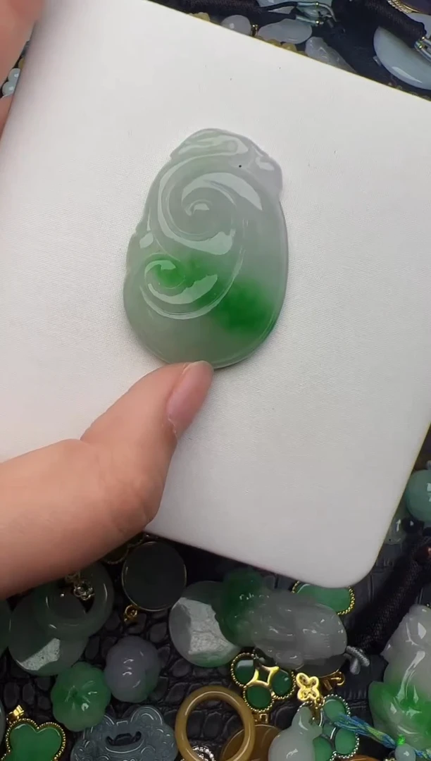 翡翠未镶嵌颈饰天然缅甸翡翠吊坠