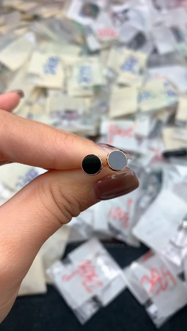 18K金镶嵌挂件翡翠一