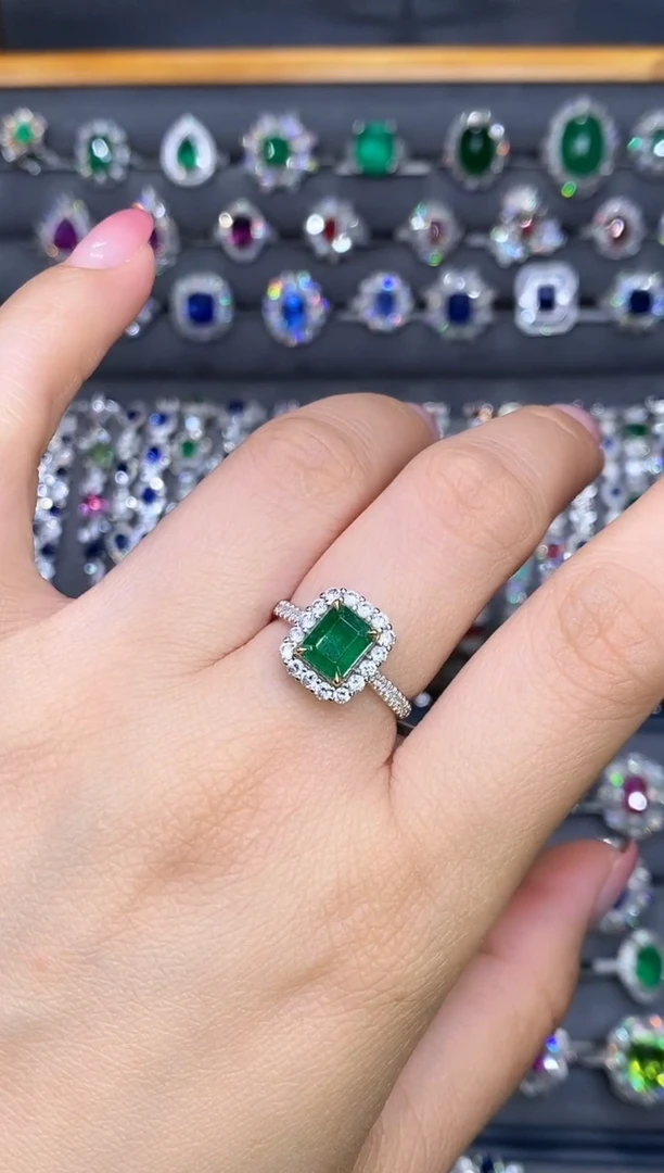 18K金镶嵌戒指祖母绿0.78ct/GRC/木佐色
