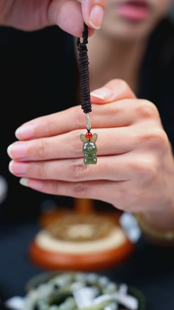 颈饰未镶嵌和田玉拍一发一