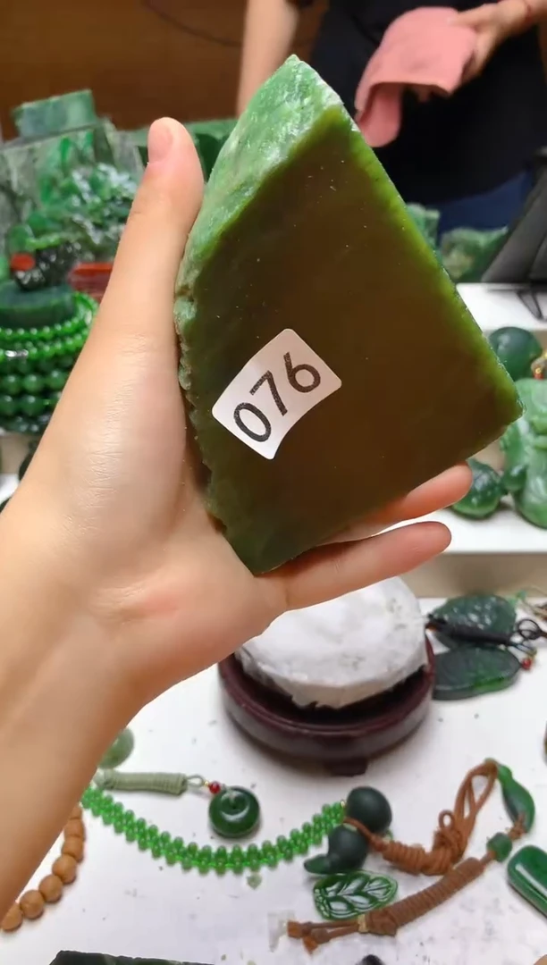 未镶嵌和田玉（碧玉）珠宝半成品1