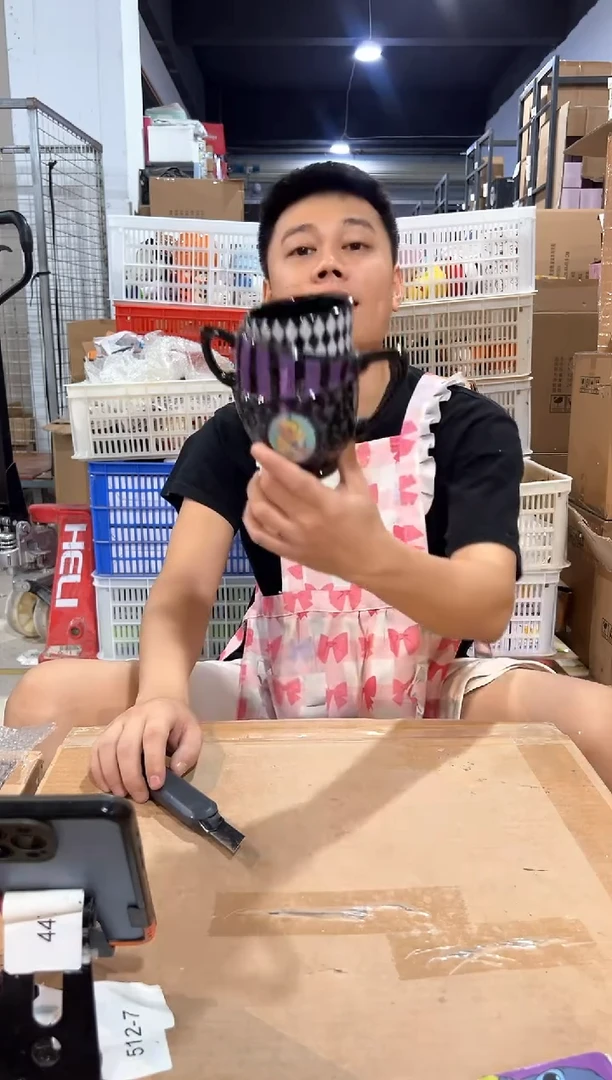 瓷片黑紫叠叠杯