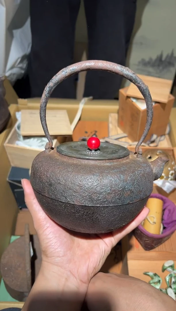 铁A3897铁壶中古周边/壶身有裂渗水