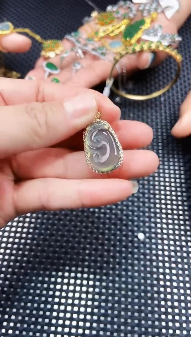 【闪购商品】翡翠颈饰未镶嵌11111111