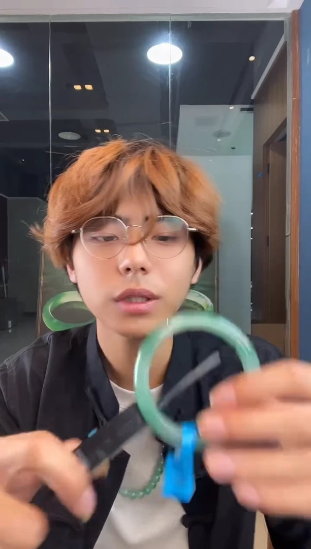 未镶嵌手镯石英质玉非洲翠