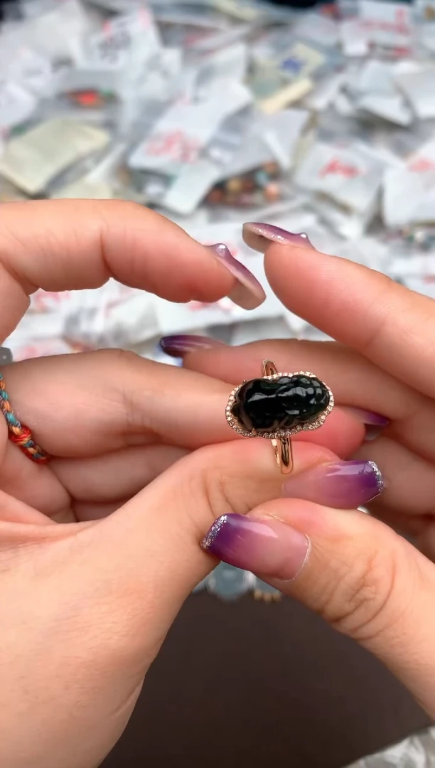 18K金镶嵌挂件翡翠—14圈